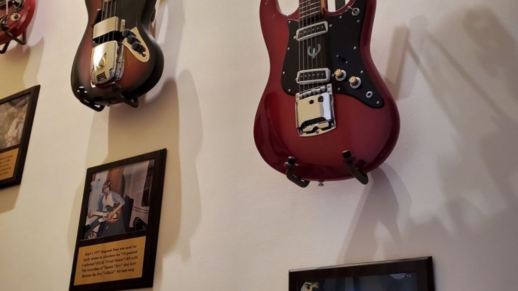 kurt cobain enfance visite de la maison musée guitares plaques