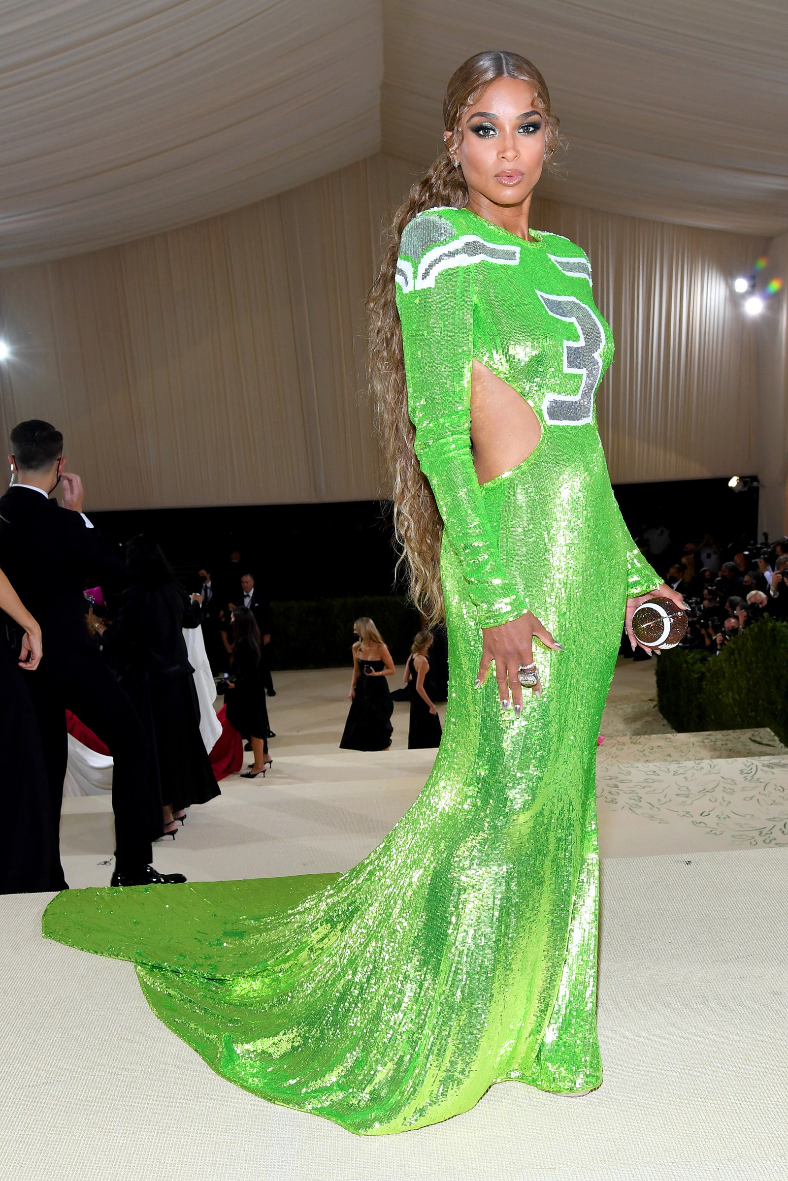 NEW YORK NEW YORK 13 SEPTEMBRE Ciara assiste au gala du Met 2021 célébrant en Amérique un lexique de la mode à...